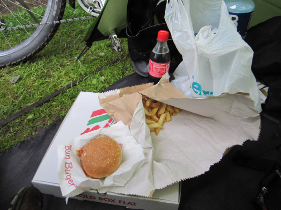 Faut pas se laisser abattre! On commence par le burger...