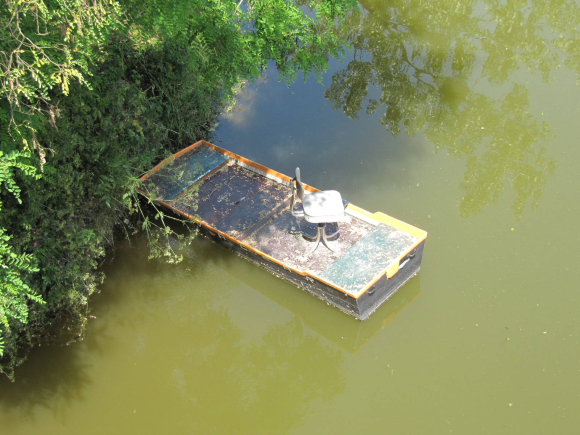 Chaise sur barque