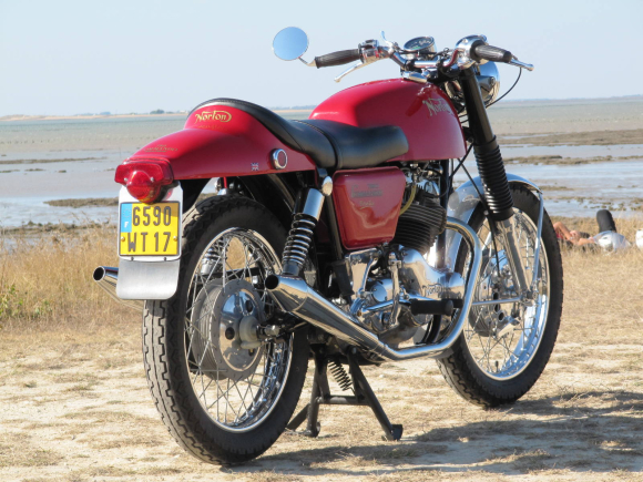 Moto sur la plage