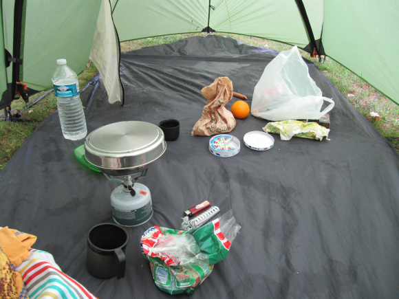 Petit déjeuner sous la tente